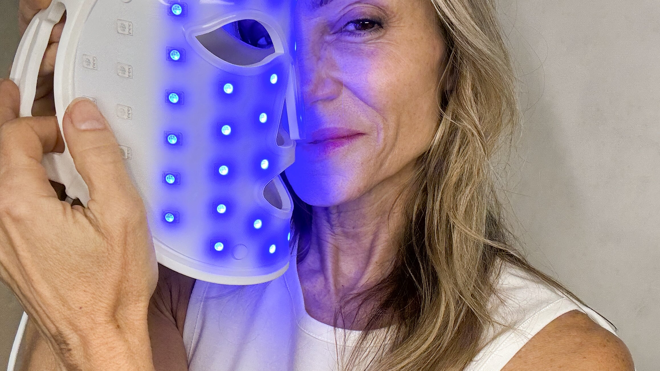 Blue Light Therapy: The Clear-Skin LED Treatment for a Healthier, Balanced Complexion