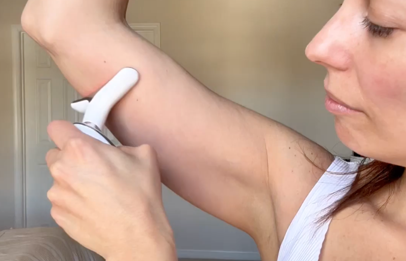 MyoGlow | How Red Light Therapy & Massage Therapy Combats Flabby Arms